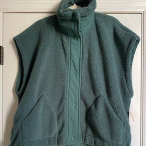 NWT FP (Free People) Movement Scout It Out Fleece Vest in Women's Medium